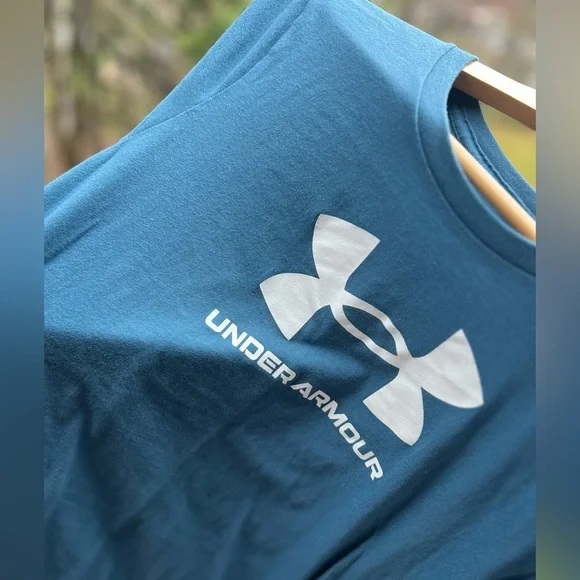 Women’s under armour loose fit blue medium t shirt - Picture 3 of 5
